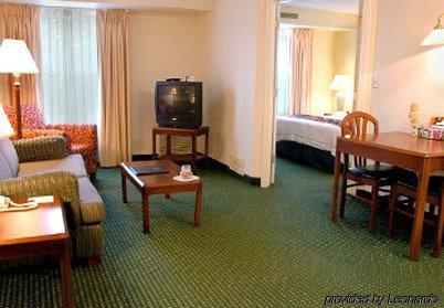 Gatehouse Suites East Lansing Værelse billede